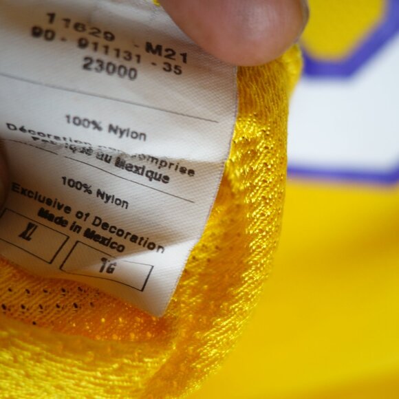 Vtg Los Angeles Lakers Kobe Bryant Yellow & Purple Champion NBA Jersey, Size XL - Picture 9 of 12